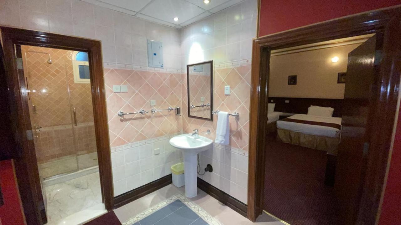 Al Mansour Grand Hotel Hafar Al-Batin Exterior photo
